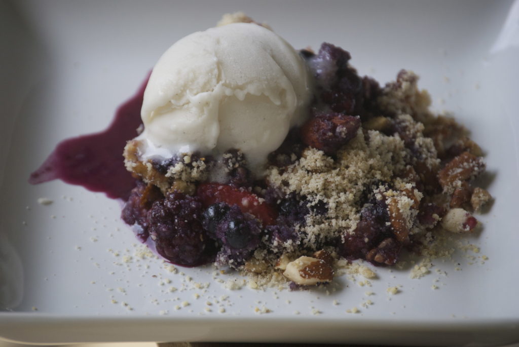 Berry Crisp (Gluten-free & Vegan)
