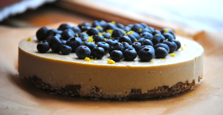 Lemon Blueberry Cheesecake {raw/vegan}