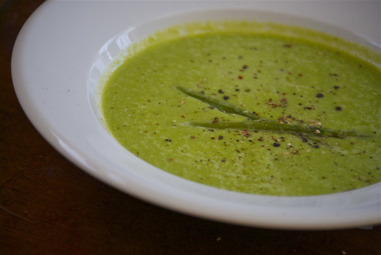 Creamy Asparagus Soup (vegan)
