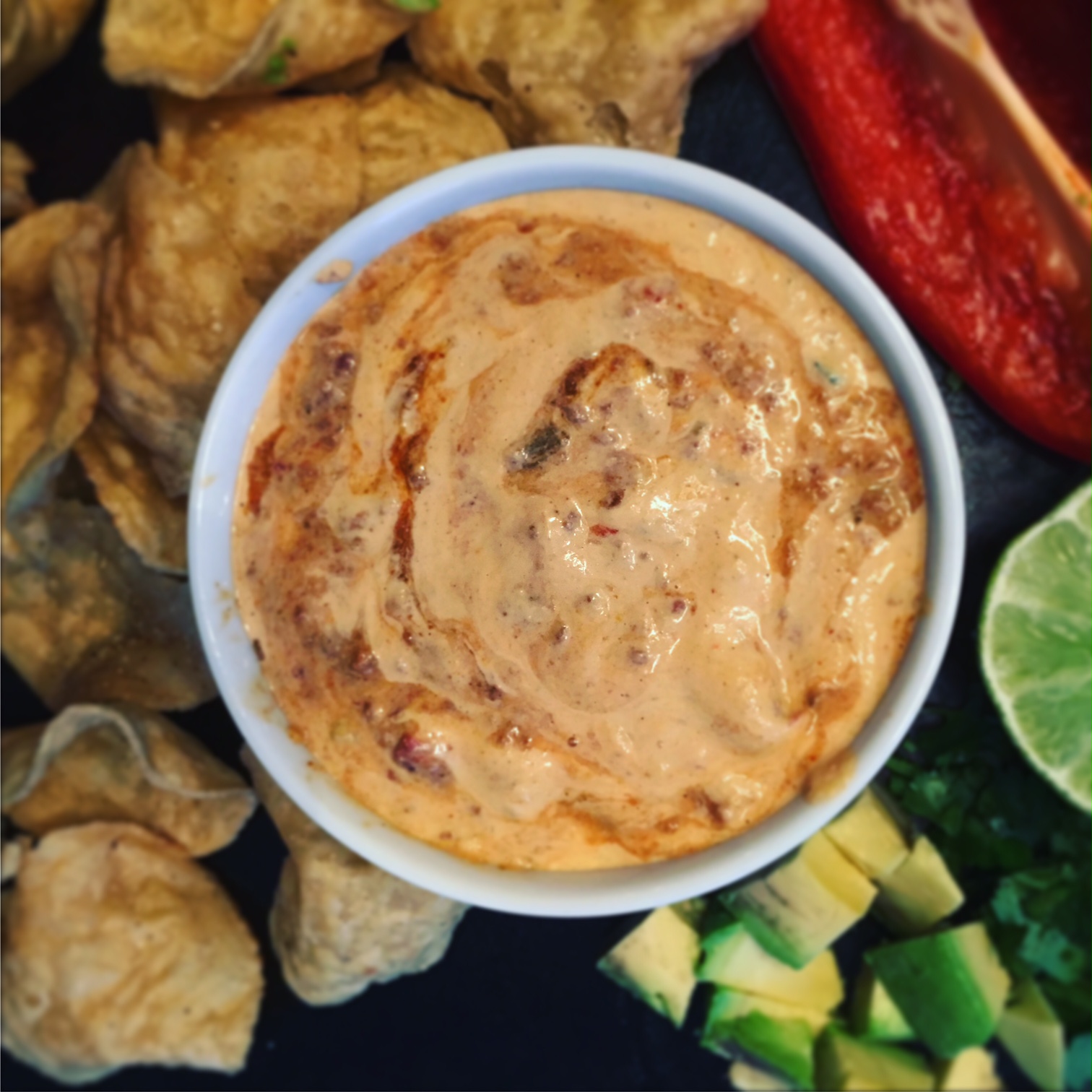 Chili Queso Dip! (vegan)